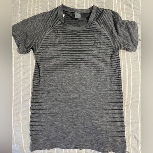 NEW men’s gray stretch active shirt